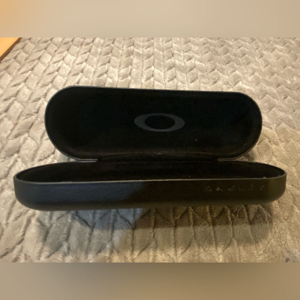Oakley glasses hard case